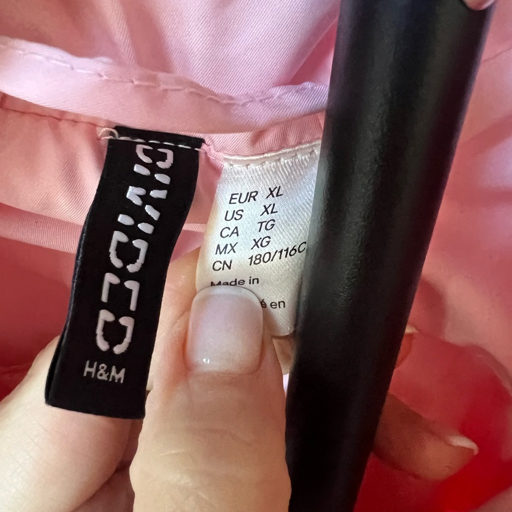 Divided Cropped Light Pink Puffer Vest - Picture 6 of 6